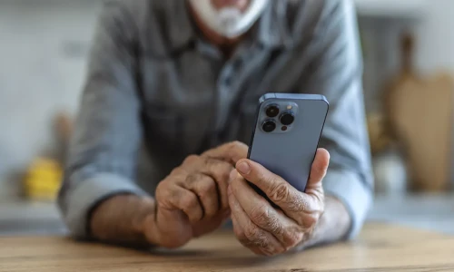 Smartphone use may reduce dementia risk