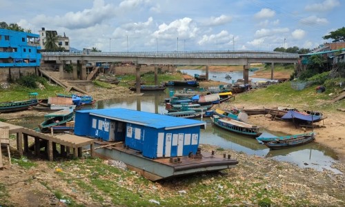 Attack on police operation in Ashulia, 2 injured including SI