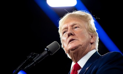 Machado presents his Nobel Prize to Trump