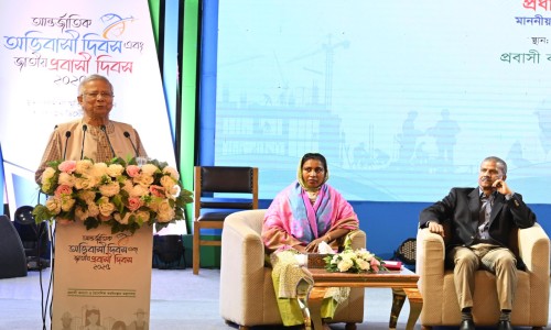 Chief Advisor exchanges greetings with religious leaders on the occasion of Christmas