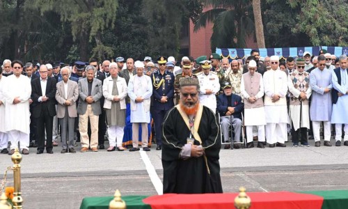 Massive fire in Uttara building, 3 dead