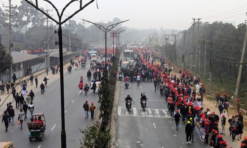 3 Killed, Including Father and Son, 10 Injured in Bus-Covered Van Collision in Cox’s Bazar