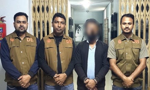 Mother jumps while playing Ichamati with her child, daughter dies