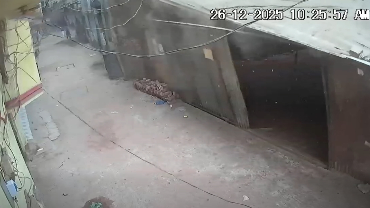 Home Affairs Advisor and IGP pay tribute to martyred police members