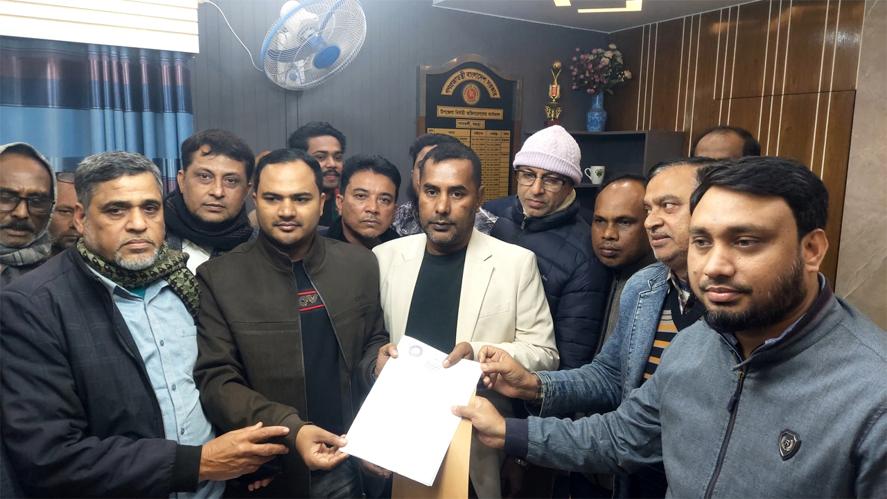 Woman killed after being hit by truck in Narsingdi