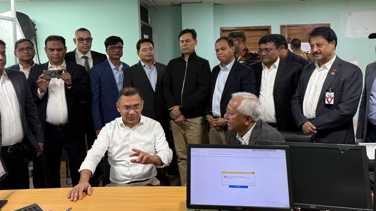 AK Khandaker's funeral held, chief advisor pays tribute