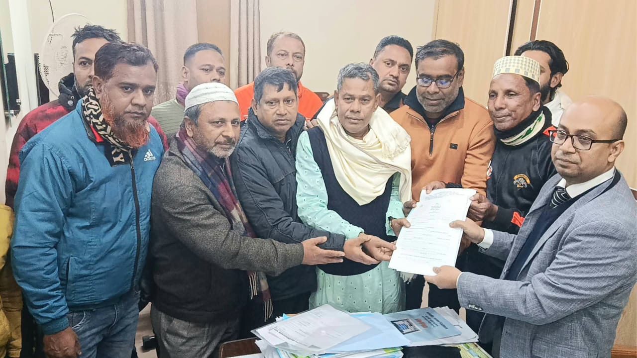 One killed in cocktail explosion