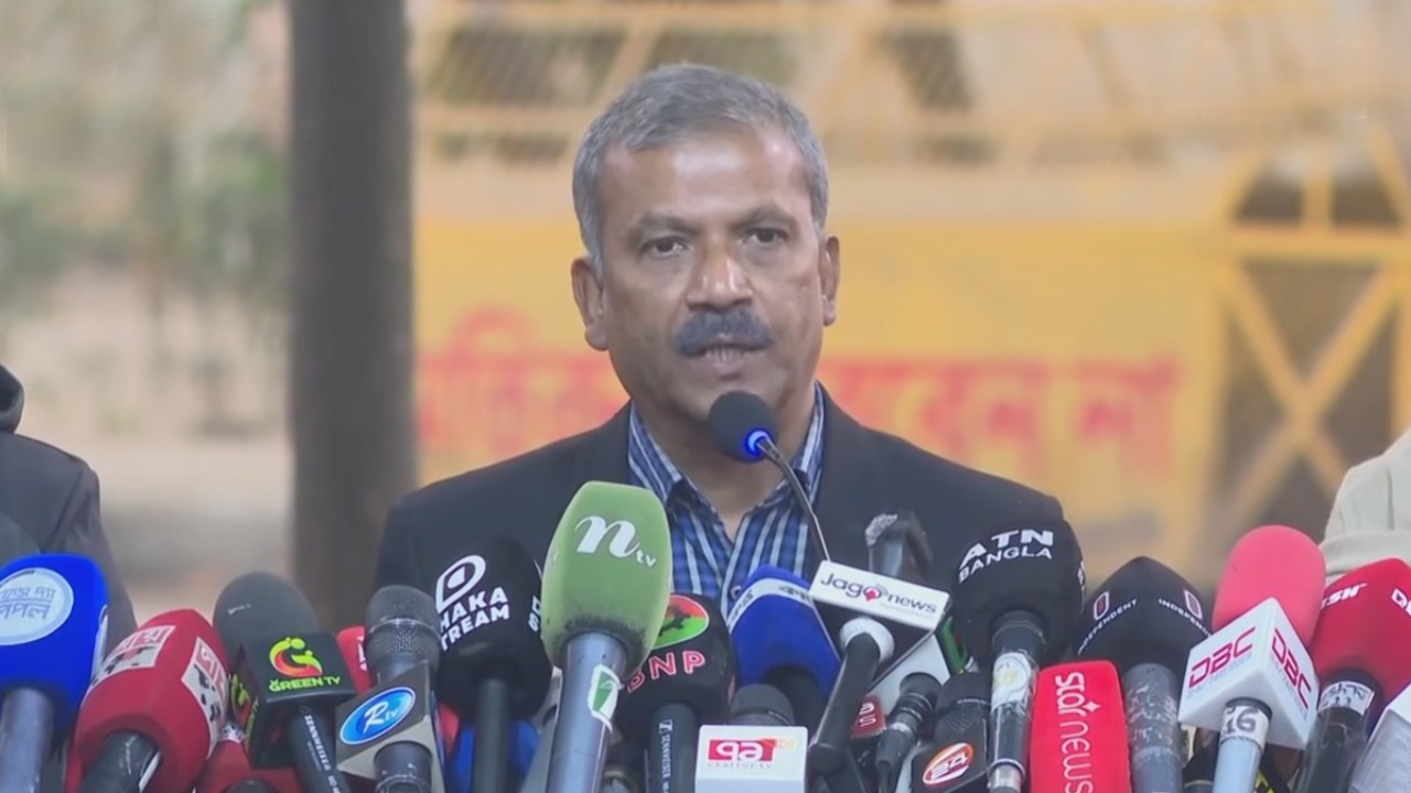 Massive fire in Uttara building, 3 dead