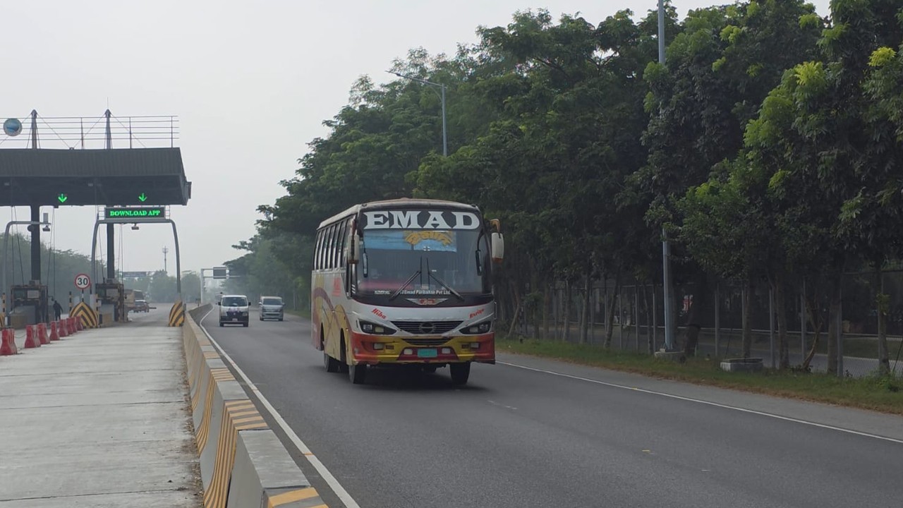 Chandpur-4: BNP and Jamaat candidates face censure for violating code of conduct