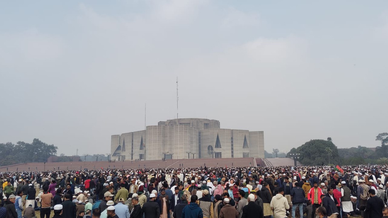 Tarique Rahman leaves for Jamuna with his family