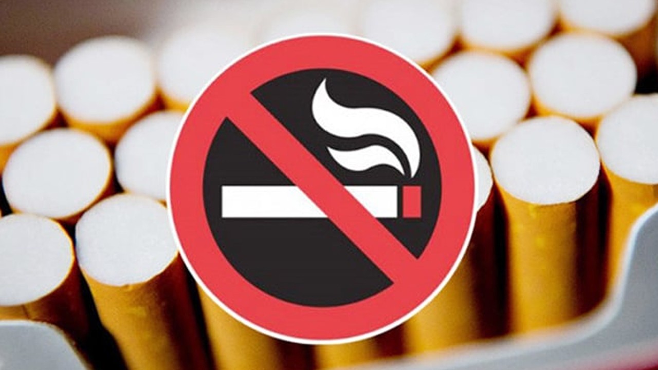 Crowds of people head to Dhaka to attend Khaleda Zia's funeral