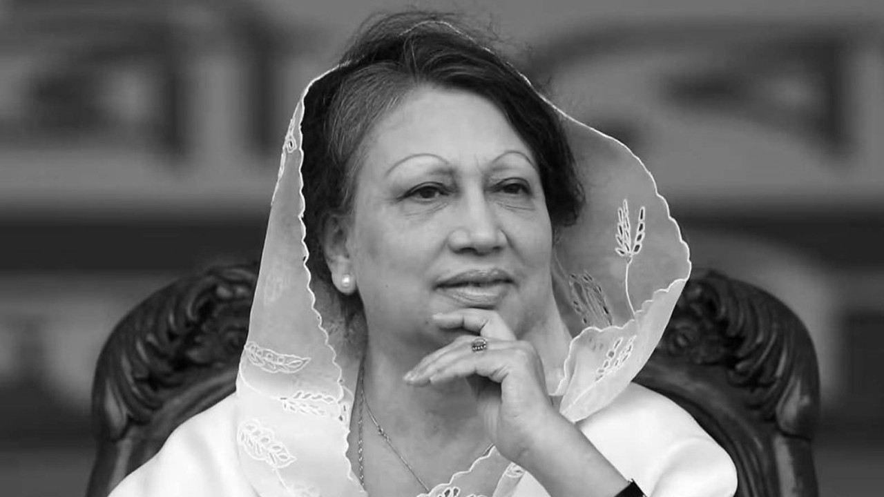 Chief Advisor exchanges greetings with religious leaders on the occasion of Christmas