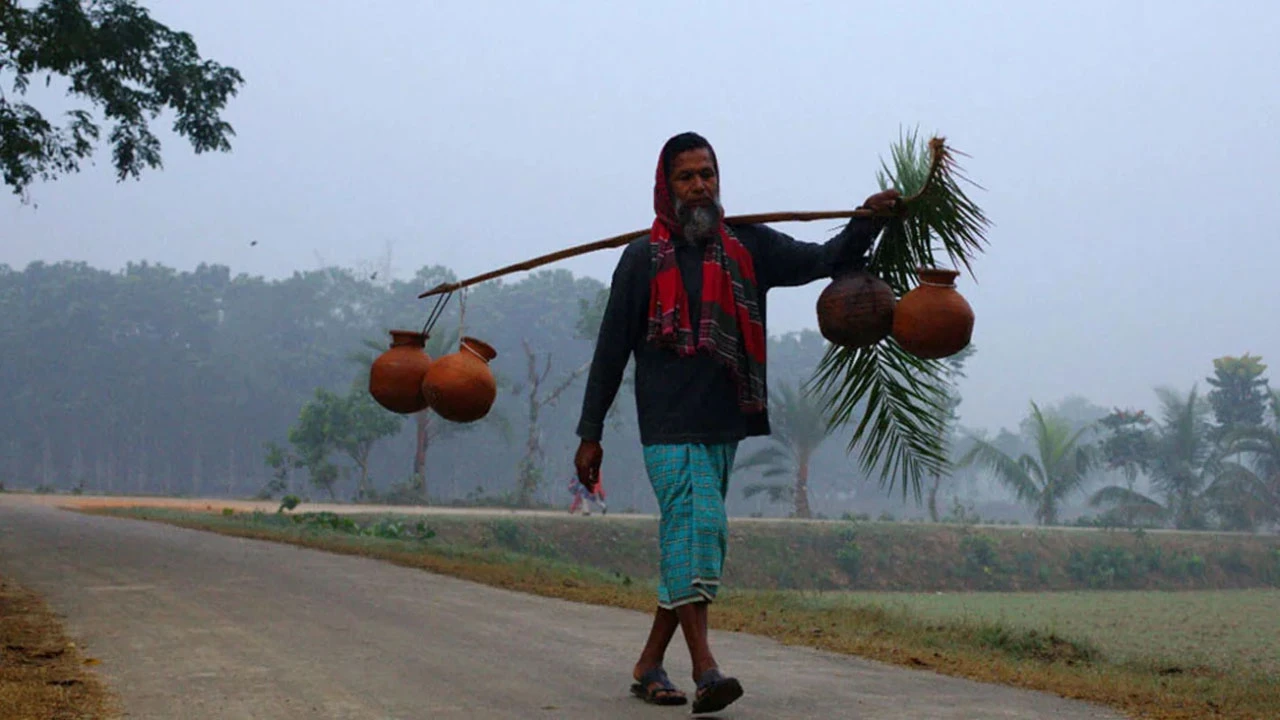 Date juice, the sweet emotion of a winter dawn
