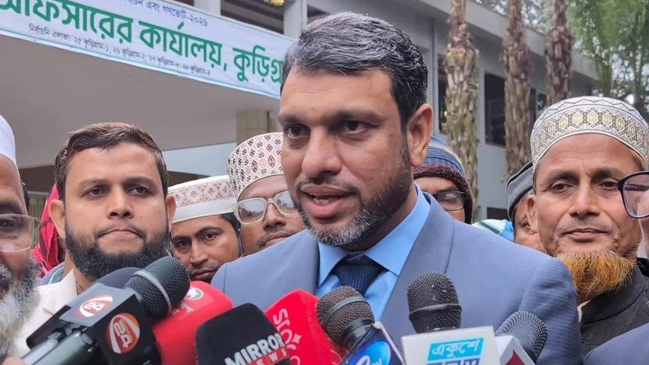 2 killed as pickup overturns in Rangamati