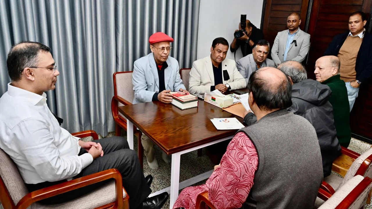 AK Khandaker's funeral held, chief advisor pays tribute