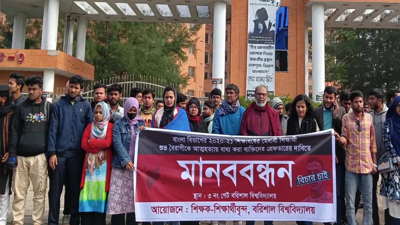 5 killed in clash between two sides over dominance in Hatiya