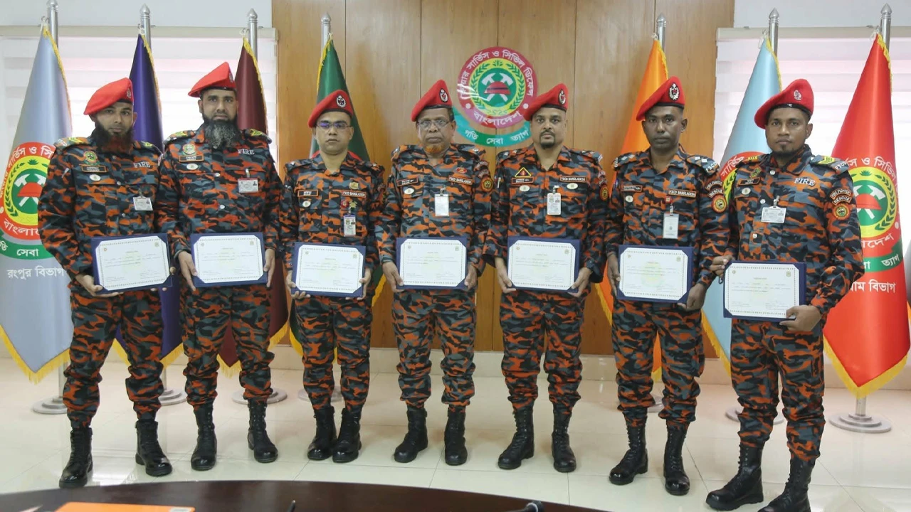 Massive fire in Uttara building, 3 dead