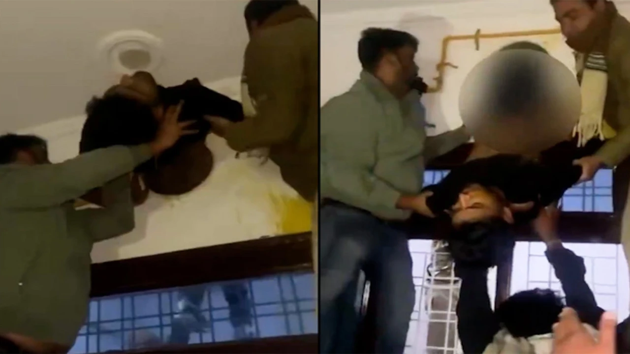 US bans entry to five more countries