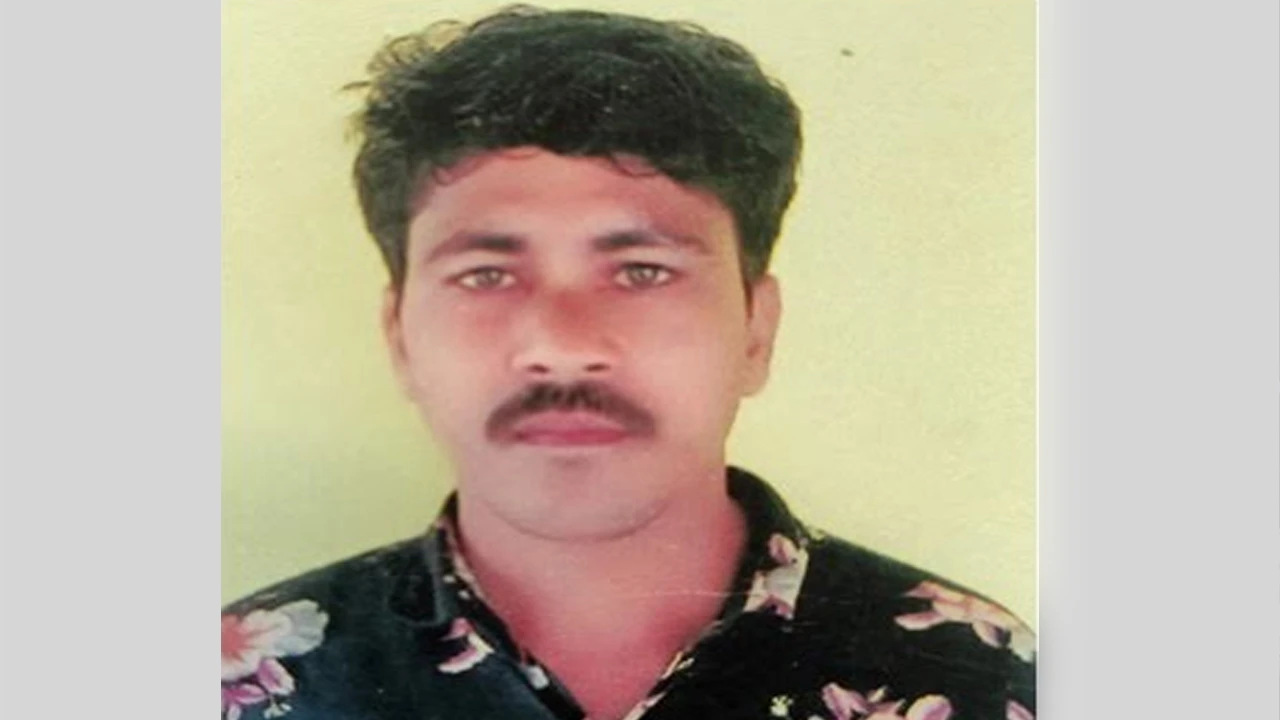 Two brothers buy BNP nomination papers together in Tangail