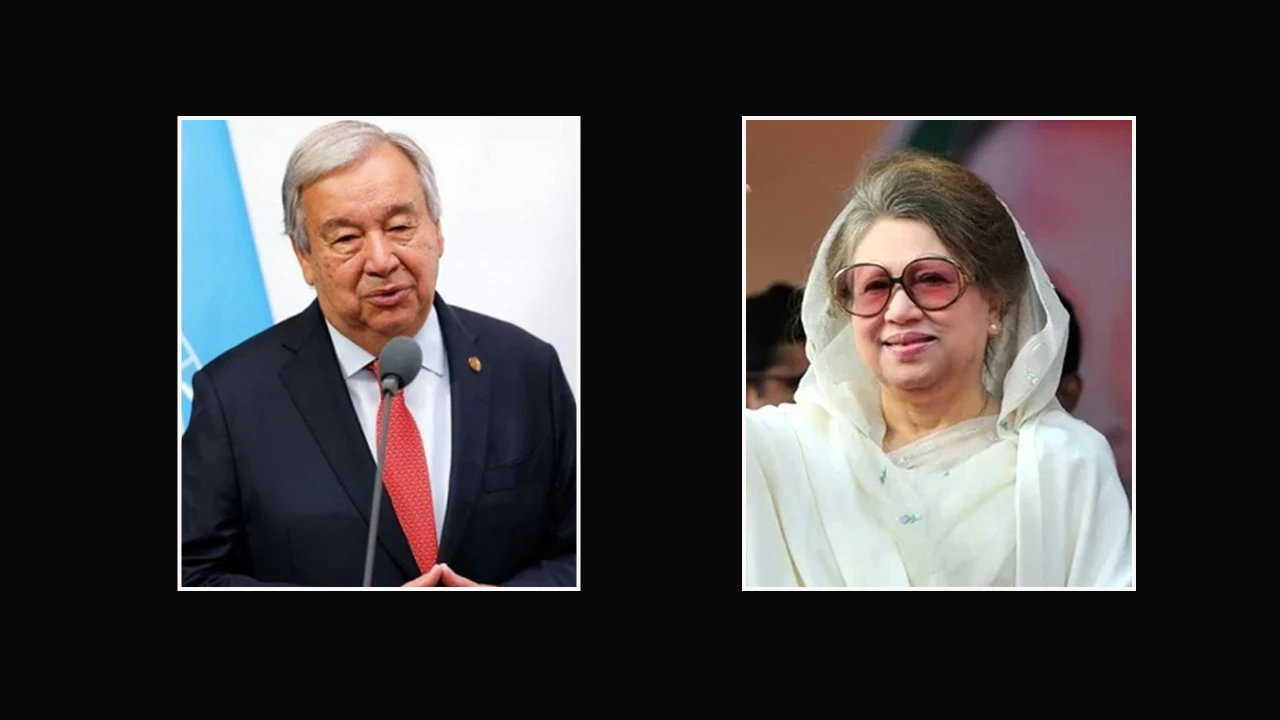 Bangladesh sets world record in flag-carrying parachuting on Victory Day