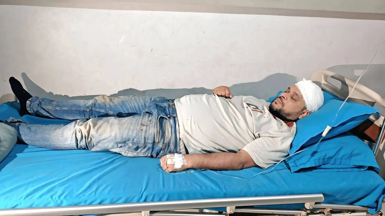 2 killed as pickup overturns in Rangamati