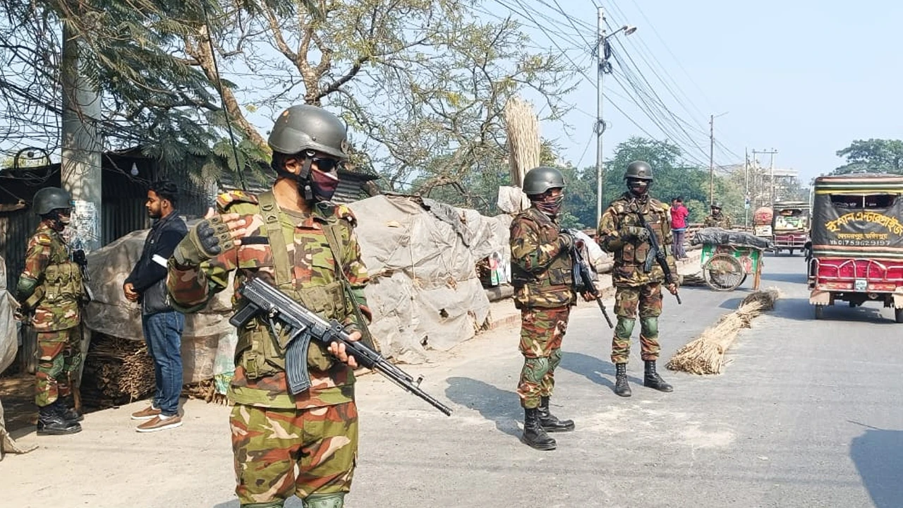 Gas cylinders are not available in shops in Jessore, prices are increasing under the pretext of shortage