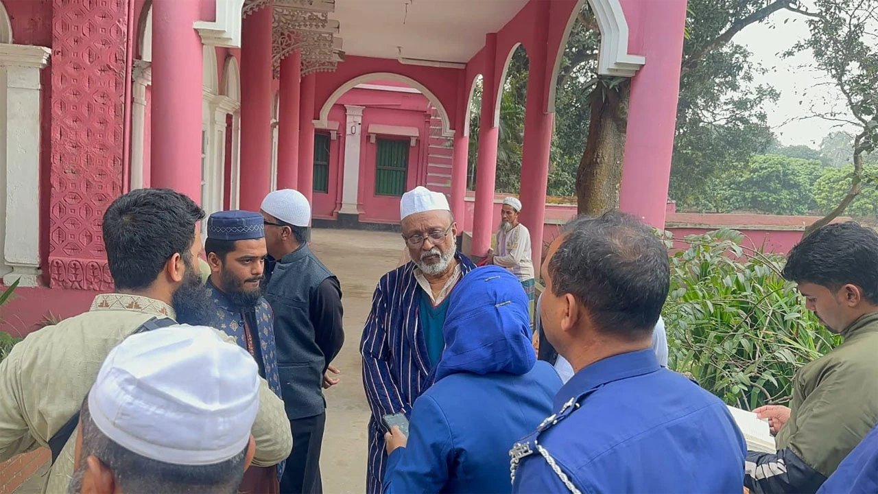 Petrol pump employee killed in car crash; 2 arrested