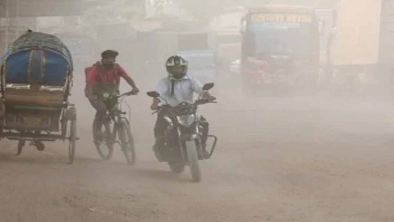 US Ambassador presents credentials to President