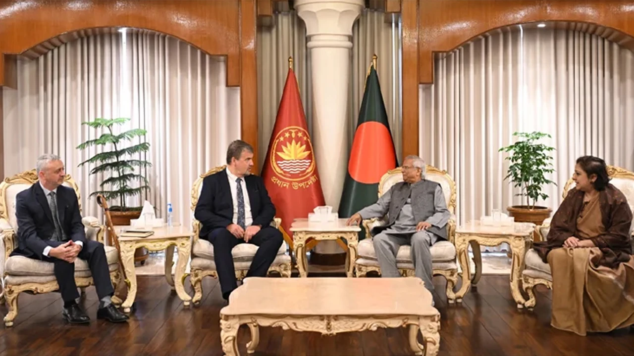 AK Khandaker's funeral held, chief advisor pays tribute