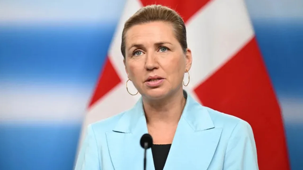 US bans entry to five more countries