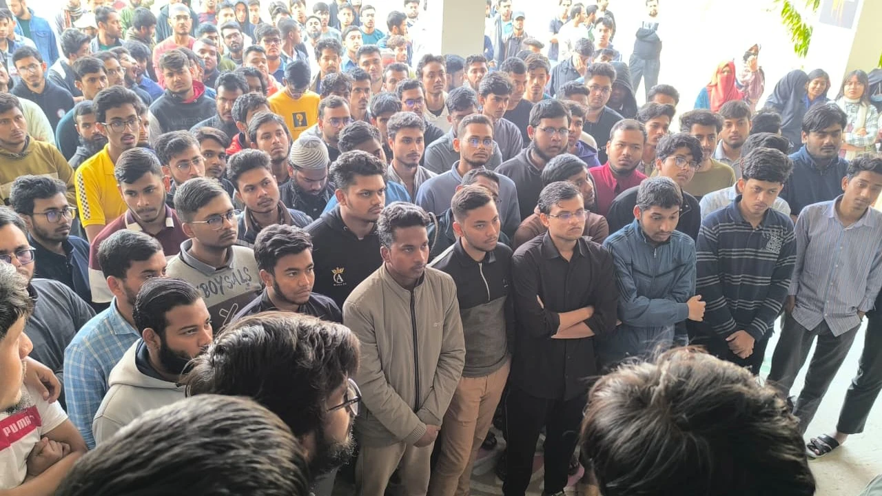 Husband, wife and brother-in-law killed in head-on collision between truck and ambulance