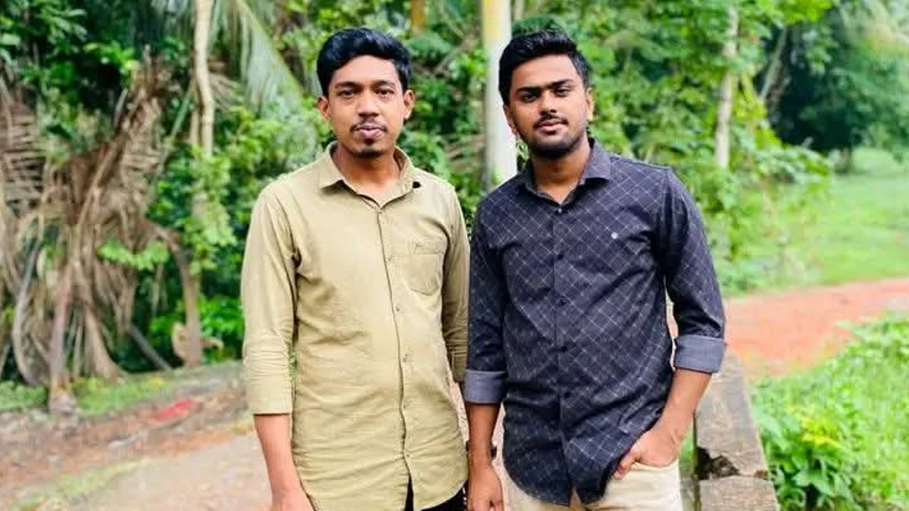 2 friends die on the road in Noakhali