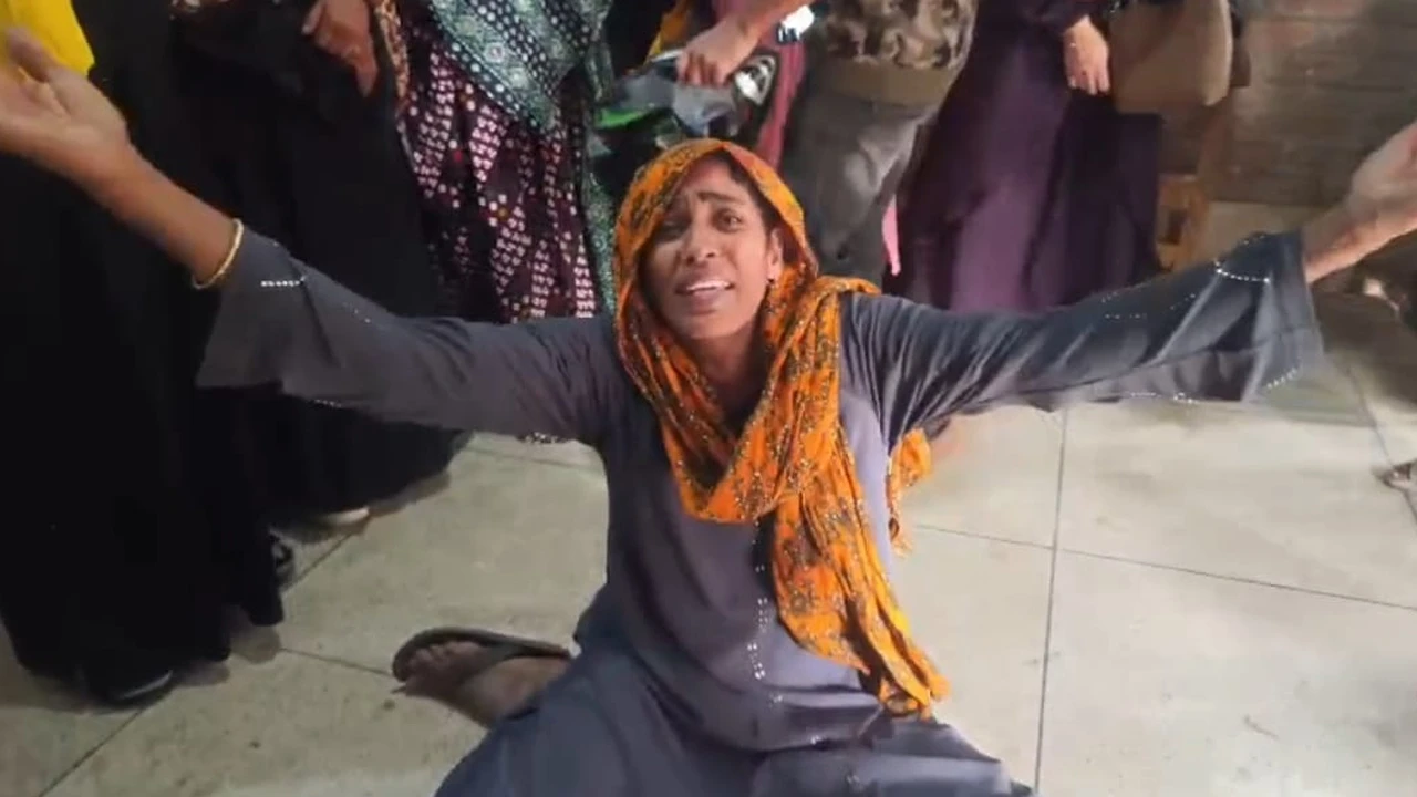 Two killed in Comilla after leg veins were cut and shot