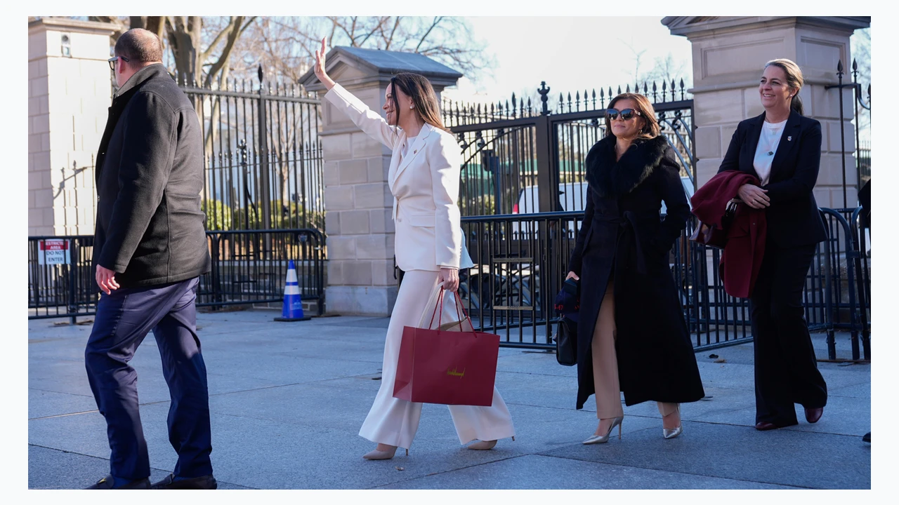 Machado received a gift bag after presenting the Nobel Prize to Trump!