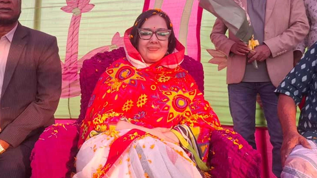 The party calls every morning and afternoon and says they will give me a ministry: Rumin Farhana