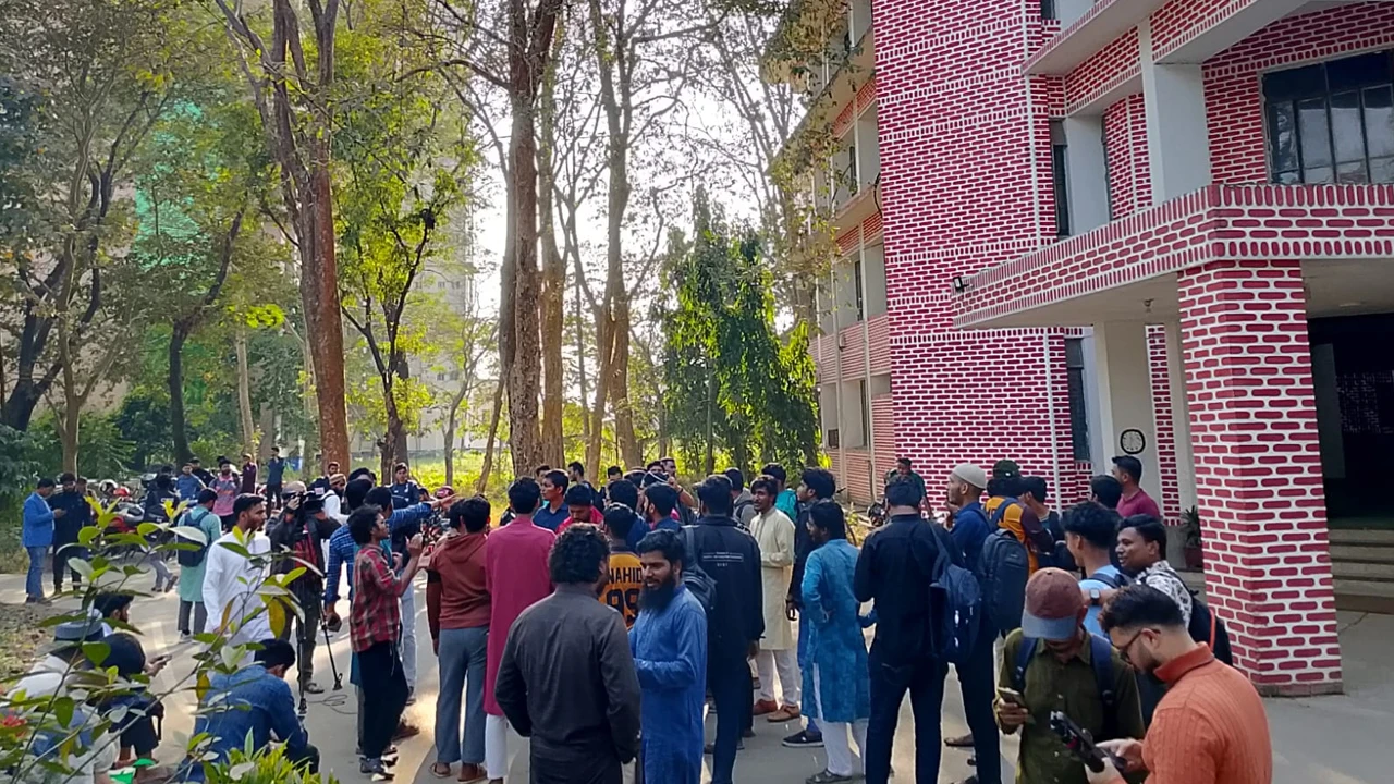 Protests erupt again at SUST Chhatra Dal's comments on SUCSU