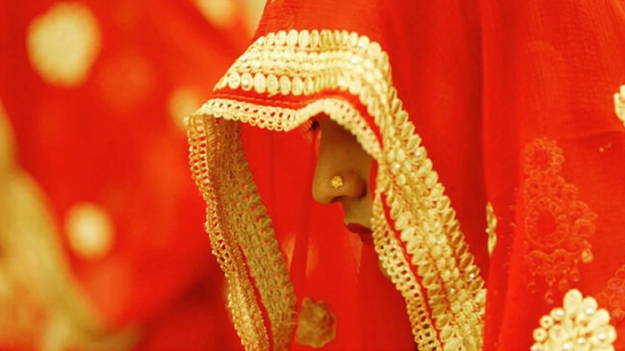 Bride changed after washing her face, conflicting cases