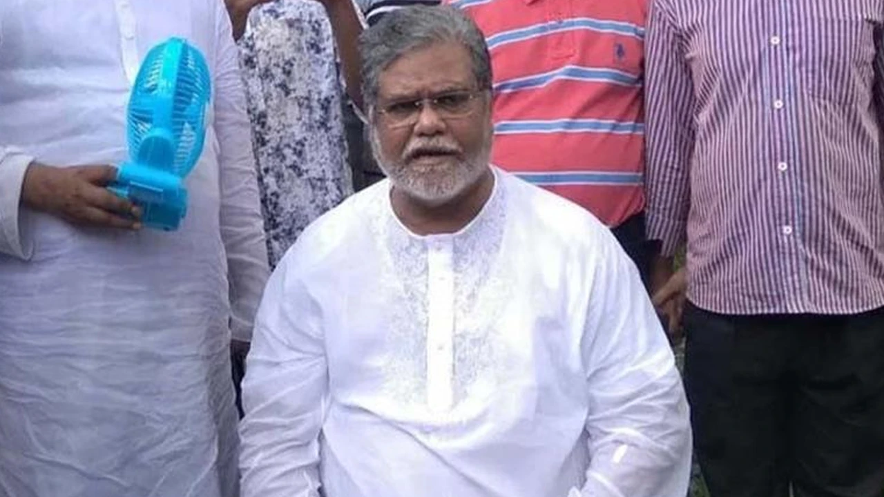 Order to freeze 8 bank accounts of former minister Amur