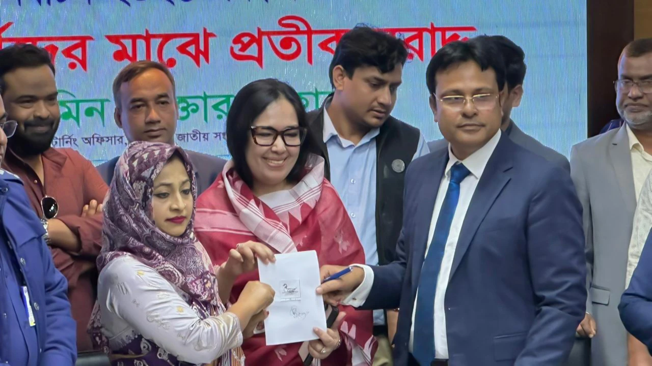 Schoolgirl tied up, raped