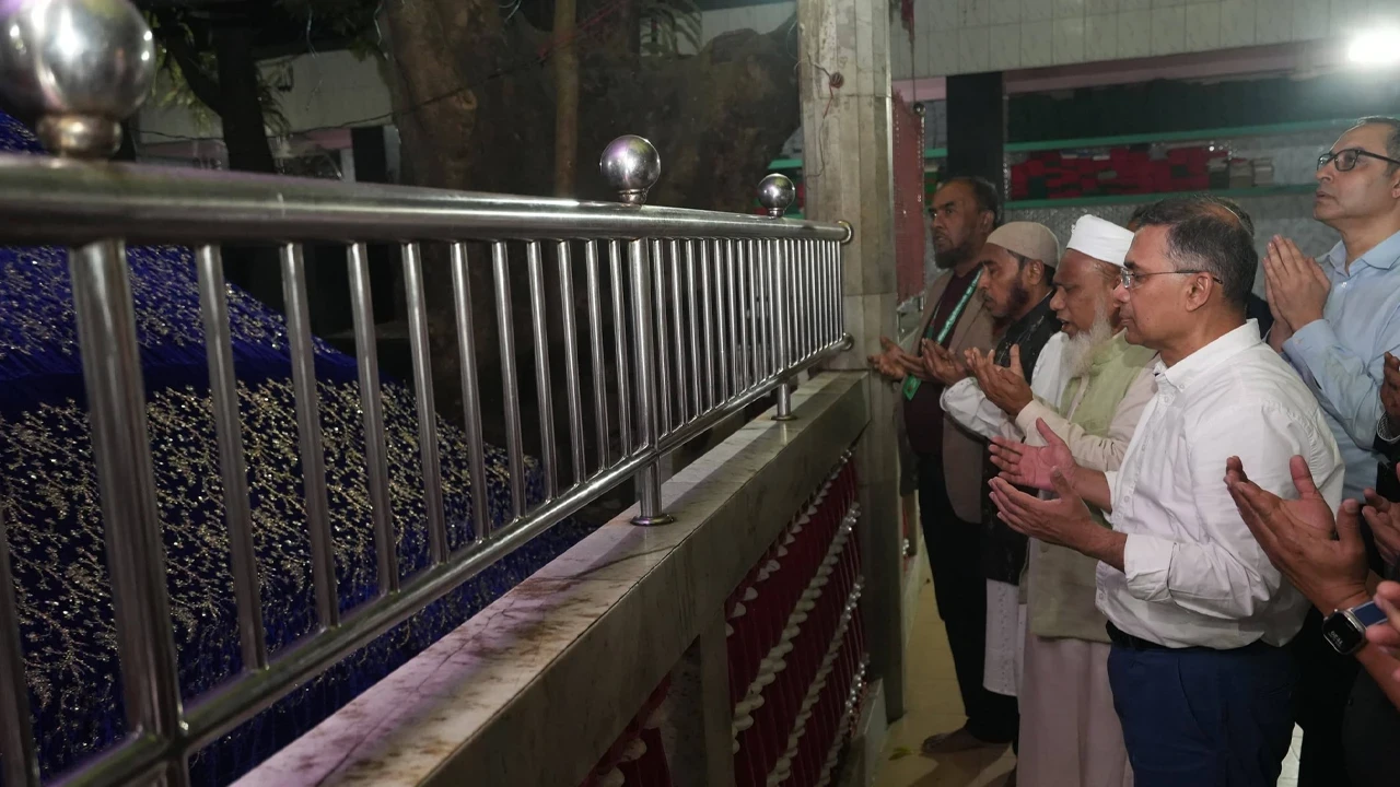 Jamaat Procession Allegedly Attacks Jatiya Party Election Campaign