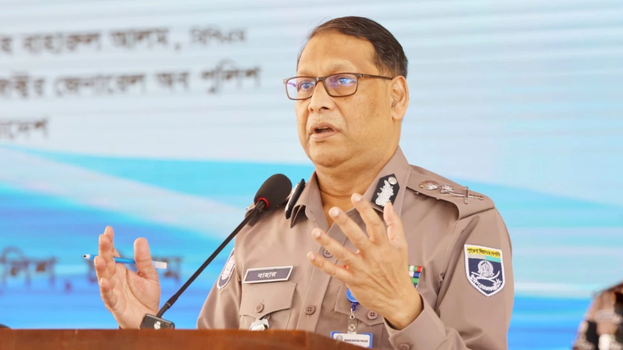 Family cards and touching women should not go together: Jamaat Ameer