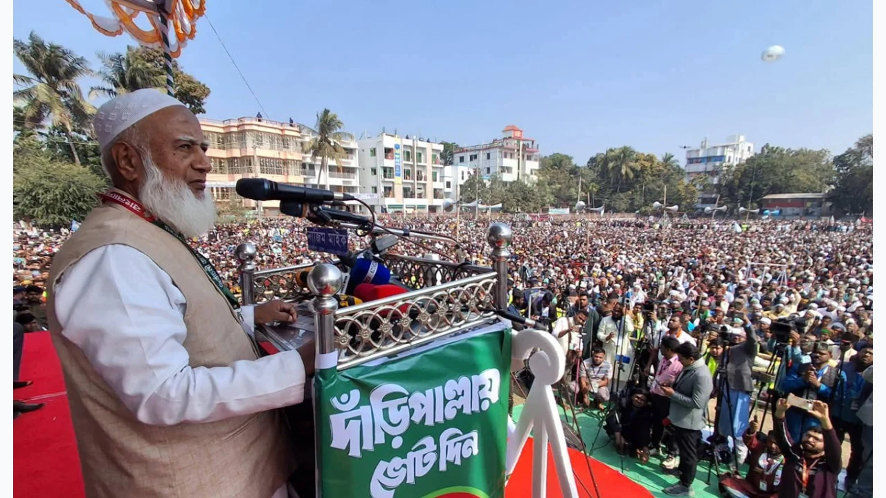 8 injured in clash between Jamaat and BNP leaders and activists in Comilla