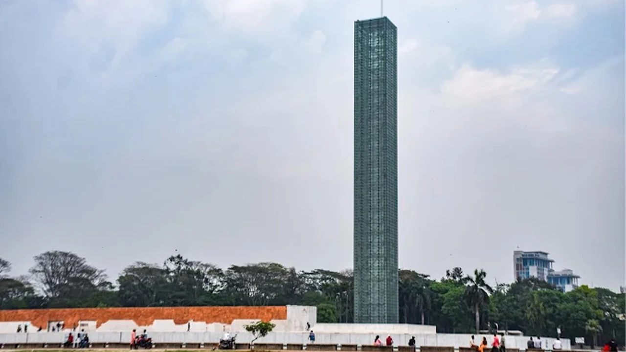 Former public prosecutor Abdullah Abu, his wife and children banned from leaving the country