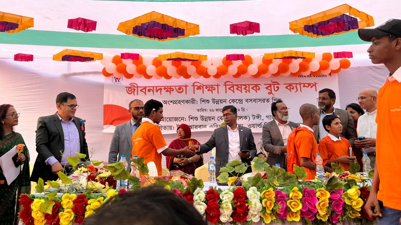 'Bricks and mortars' thrown at Hannan Masud's road rally in Hatia