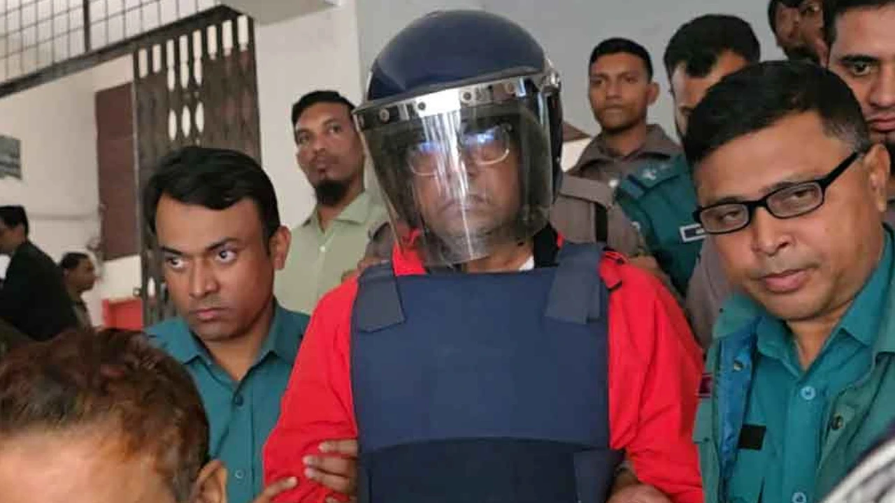 Who are they at the border with heavy weapons