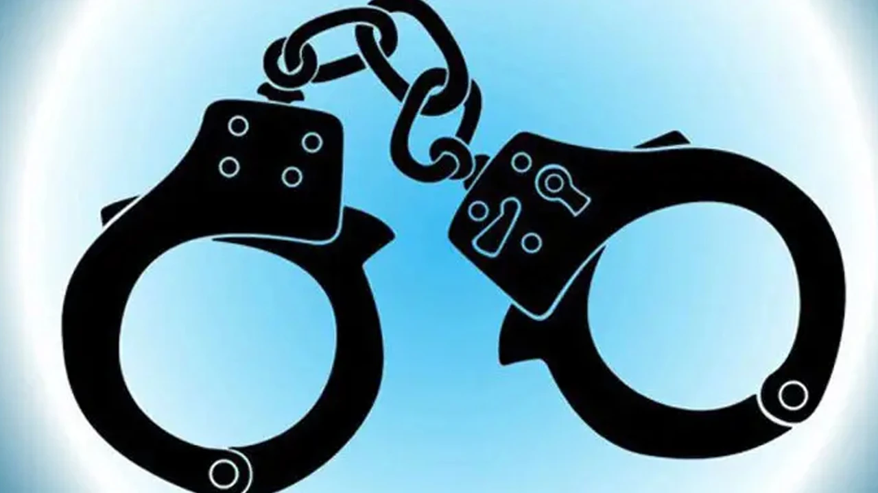 Order to freeze 8 bank accounts of former minister Amur