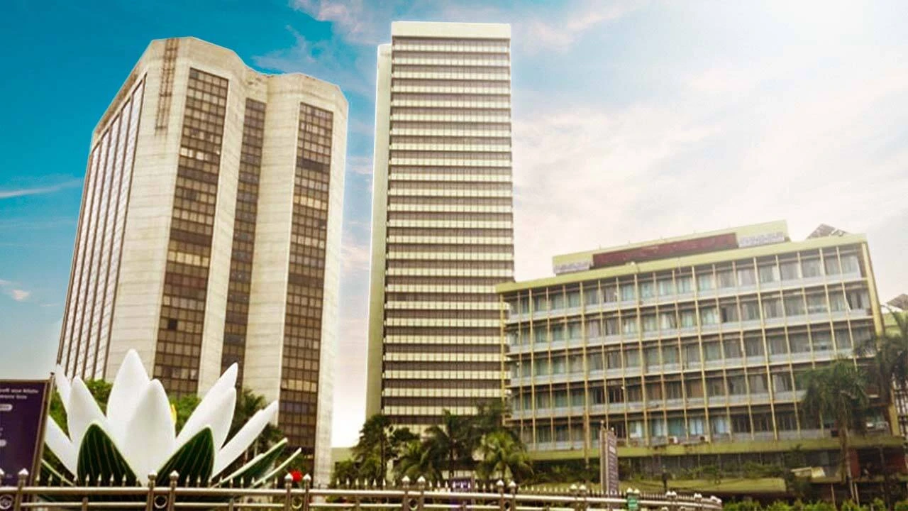 3 financial institutions are not closing for now