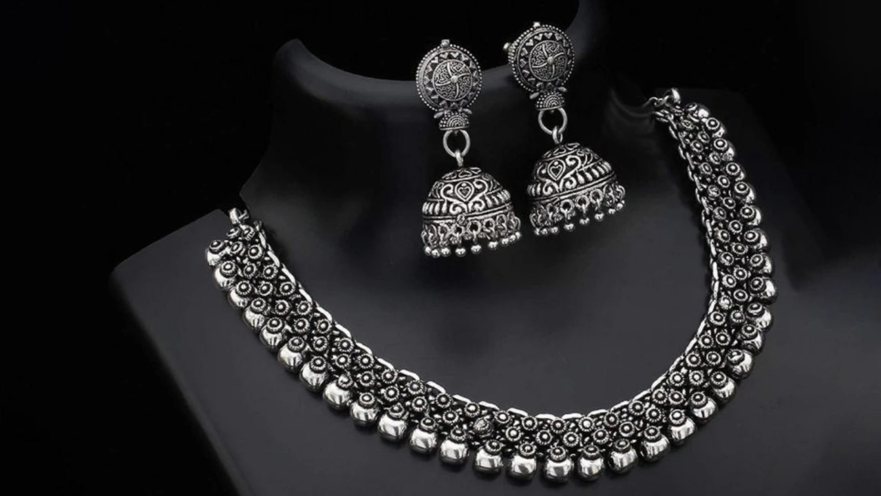 New history in silver price