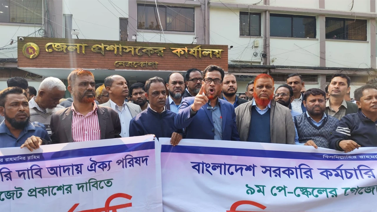 DU student commits suicide