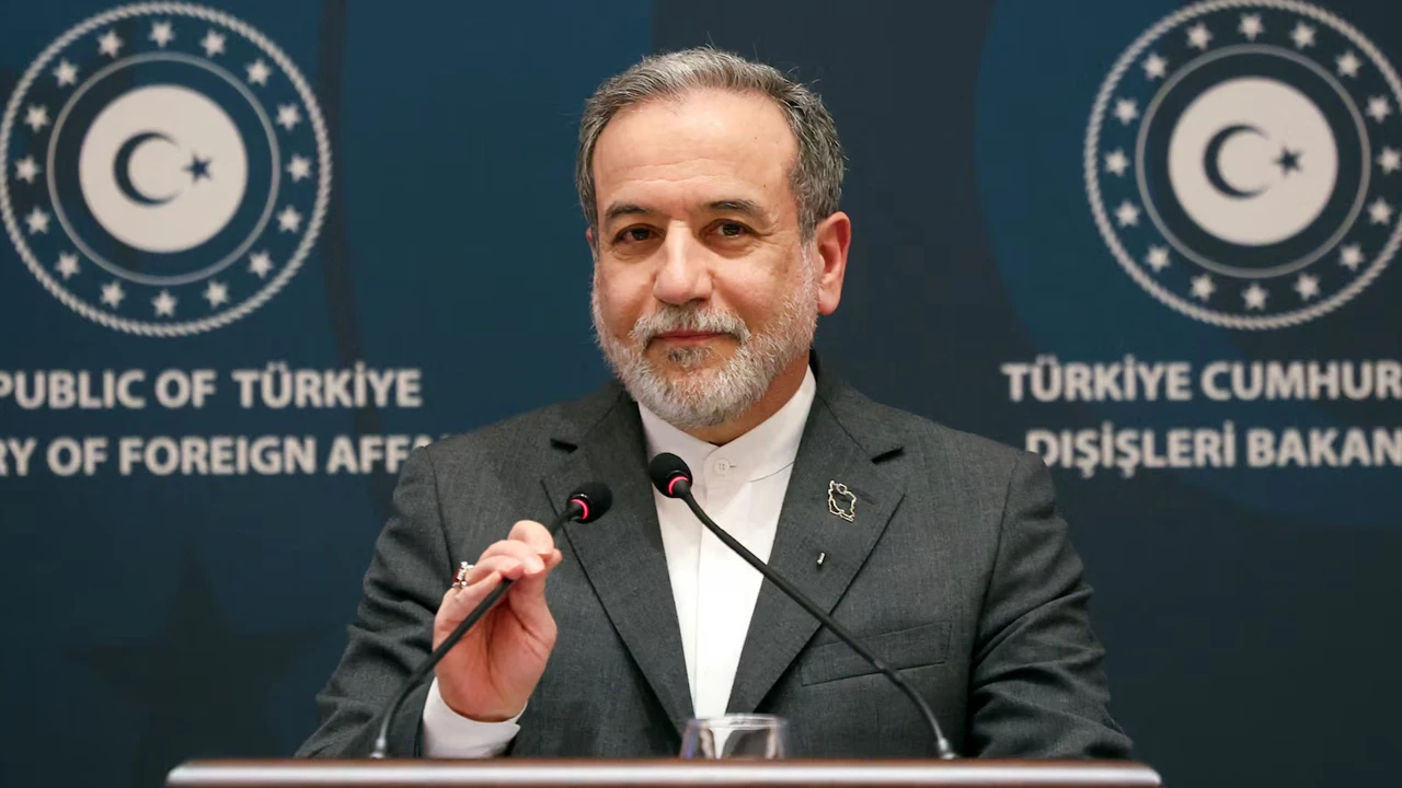 Maharashtra Deputy Chief Minister, 4 others killed in plane crash